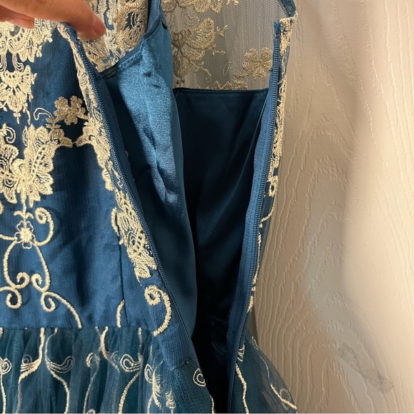 Chi Chi London Reign or Shine Teal Metallic Lace Sleeveless Midi Prom Dress 10 - Picture 4 of 13